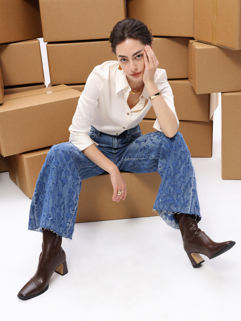What Are Wide-Leg Jeans?