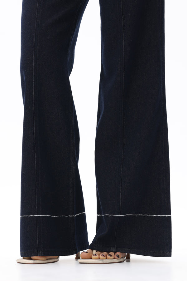 Mid Rise Wide Leg Jeans with Contrast Stitching