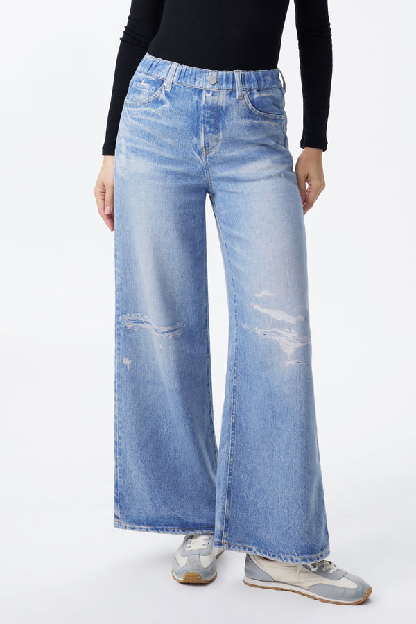 Distressed High Rise Wide Leg Jeans