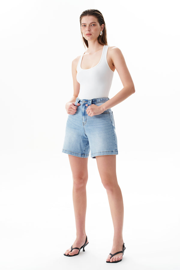 Chic High Rise Buckle Waist Denim Shorts