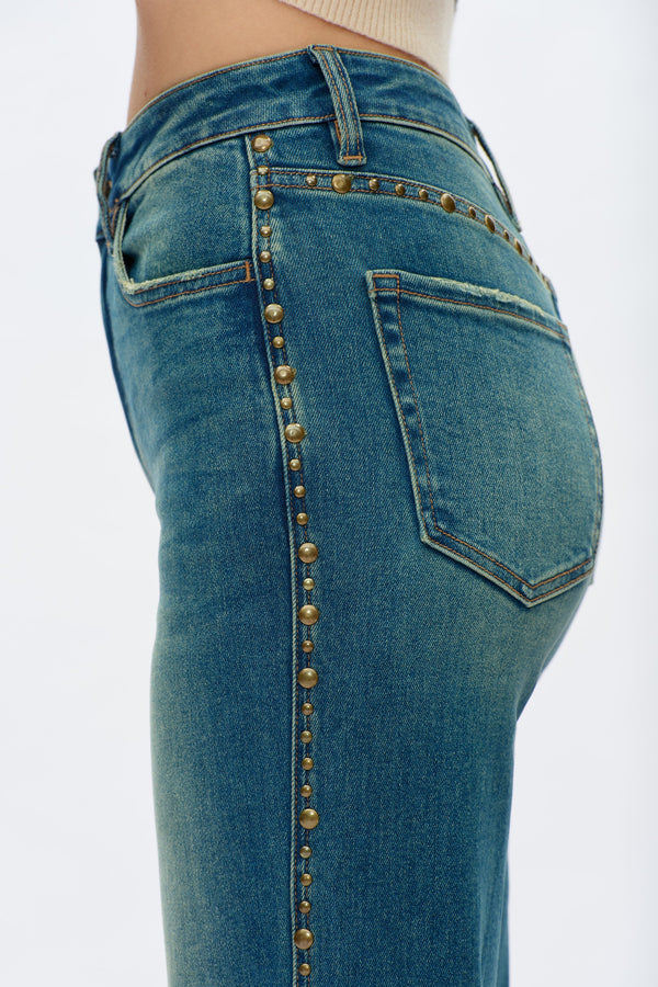 unique-id-50ec8e75-337e-4395-8c0a-e032fbd91a1a