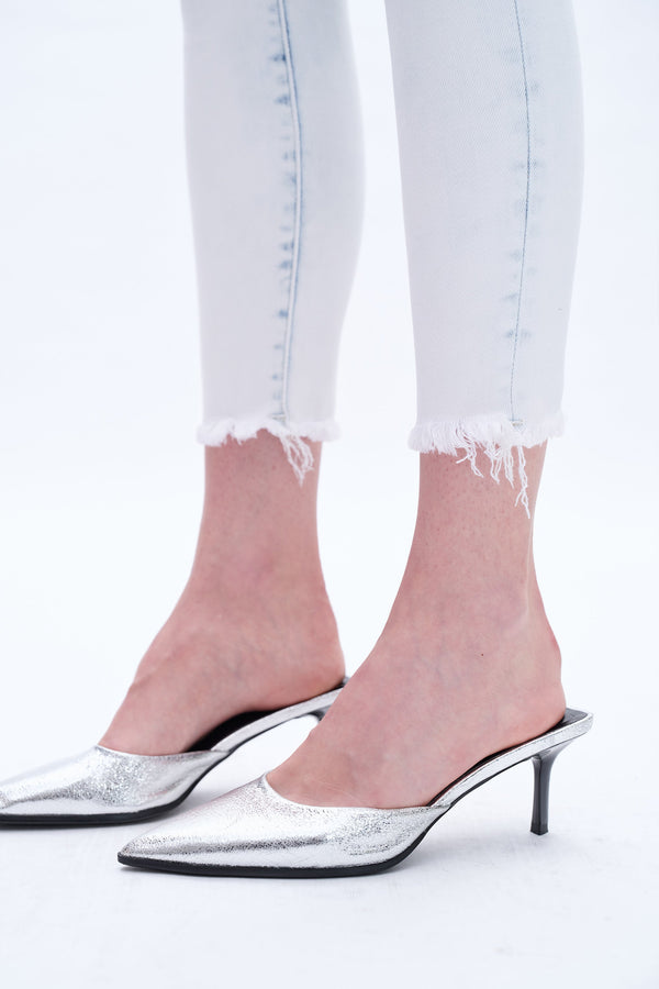 Beth Skinny Jeans With Frayed Hem-Skinny-BAYEAS