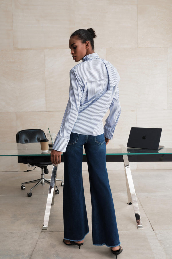 Mid Rise Frayed Hem Wide Leg Jeans