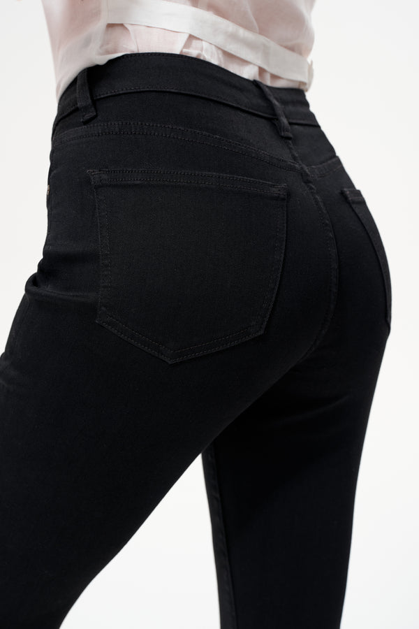 Mid Rise Skimmer Capri Jeans
