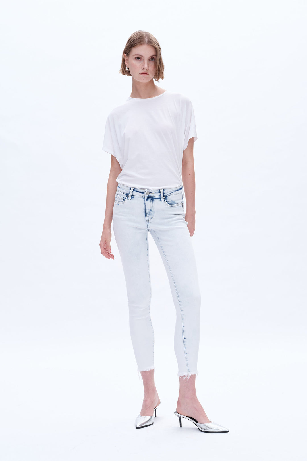 Beth Mid Rise Skinny Jeans With Frayed Hem