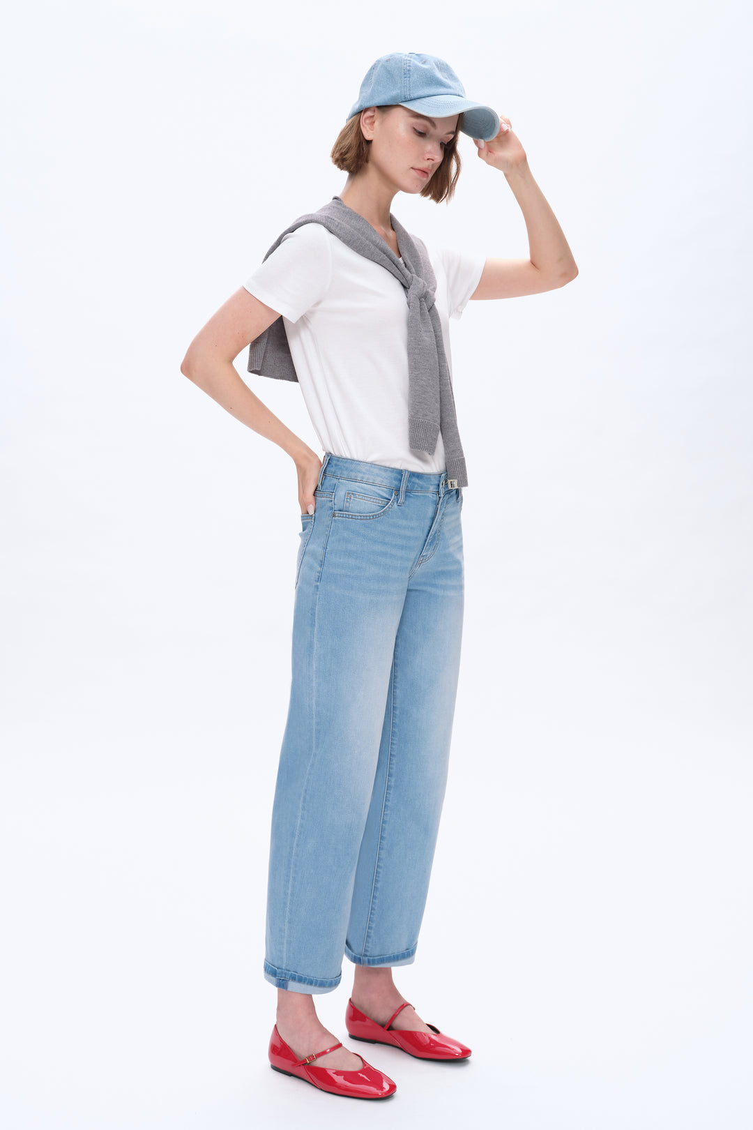 Mid Rise Rolled Leg Barrel Denim Jeans