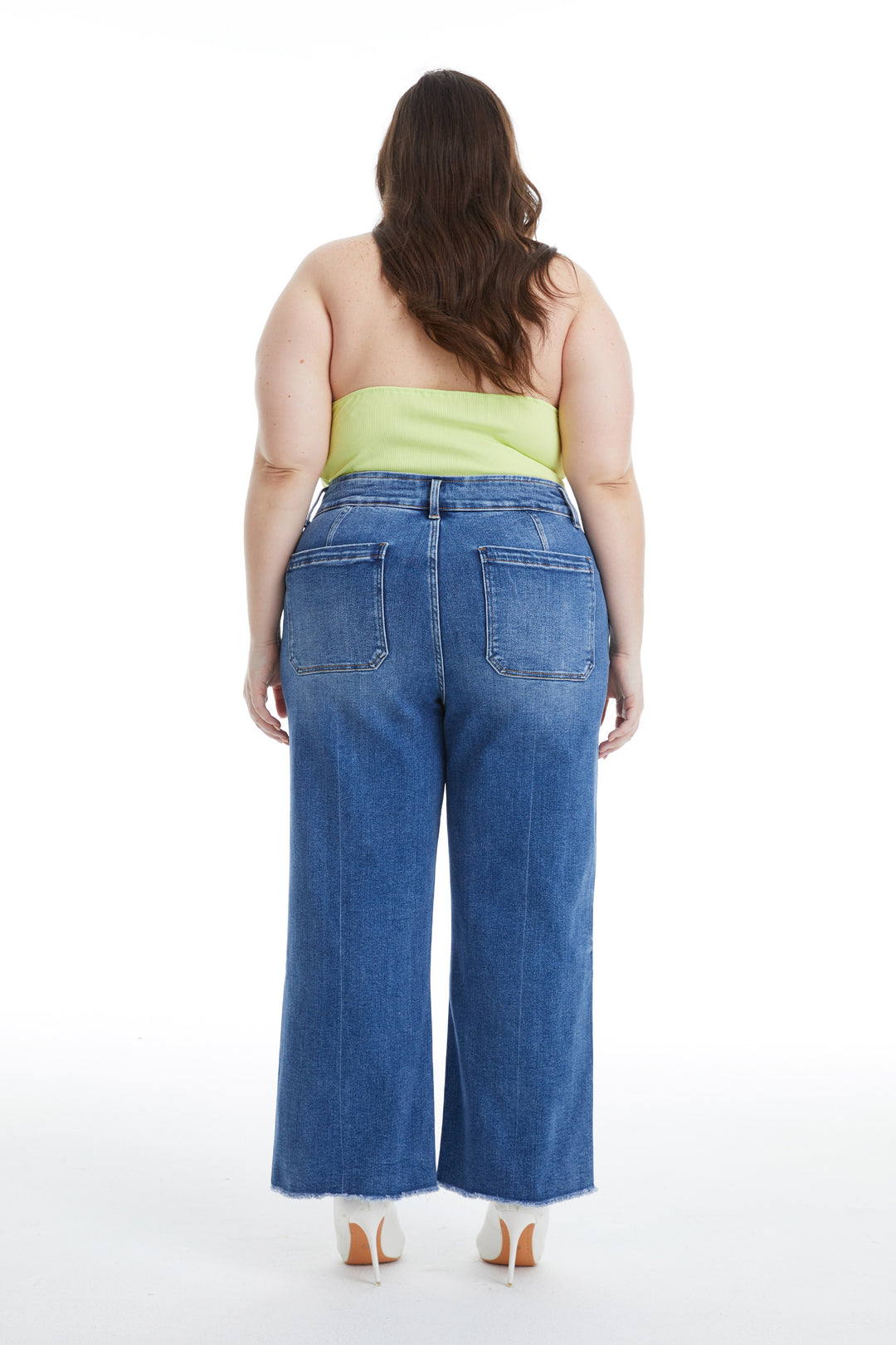 PLUS SIZE HIGH RISE WIDE LEG JEANS WITH RAW HEM