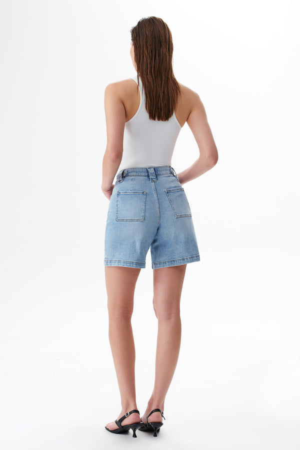 Chic High Rise Buckle Waist Denim Shorts