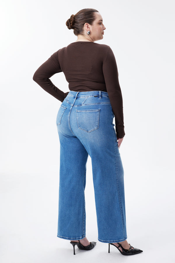 Modern High Rise Wide Leg Jeans