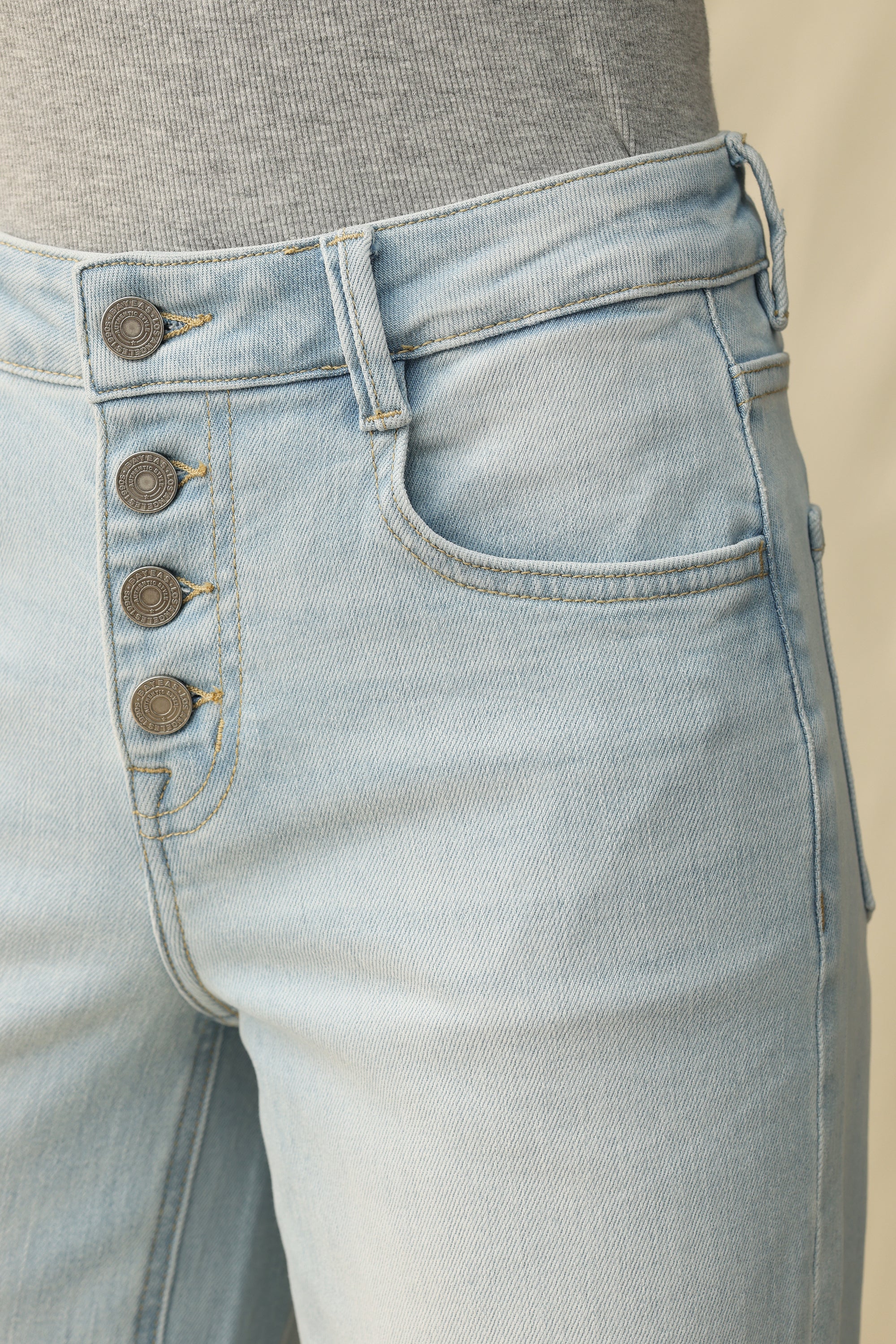 Mid Rise Wide Leg Denim Jeans With Frayed Hem | BAYEAS