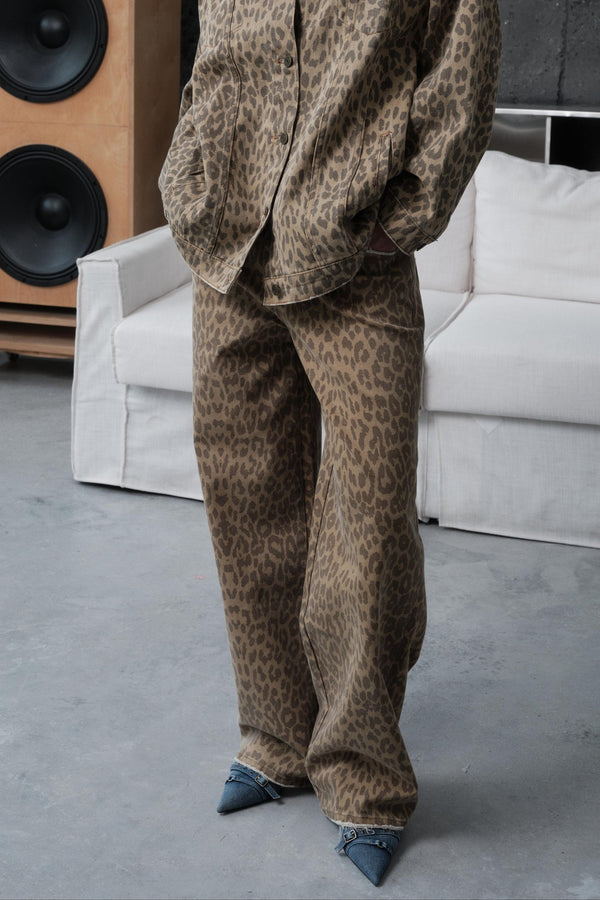 Mid Rise Relaxed Leopard Print Tapered Leg Pants