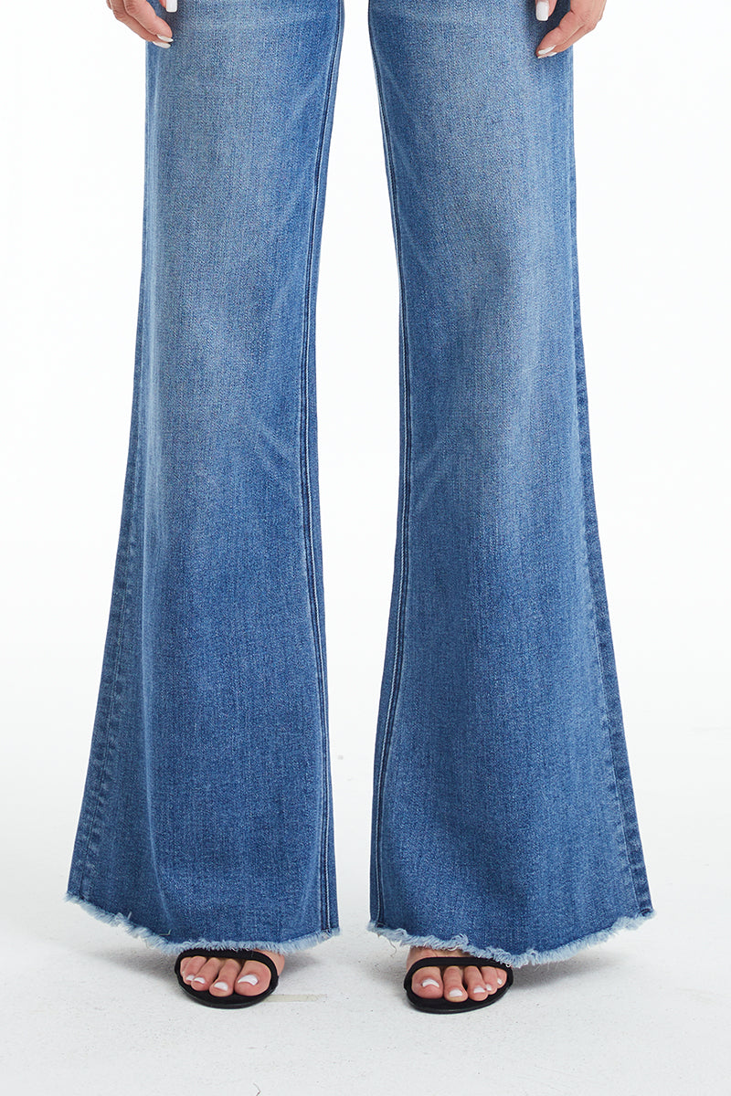 HIGH RISE WIDE LEG JEANS WITH FRAYED HEM
