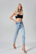 HIGH RISE MOM JEANS BYM3002