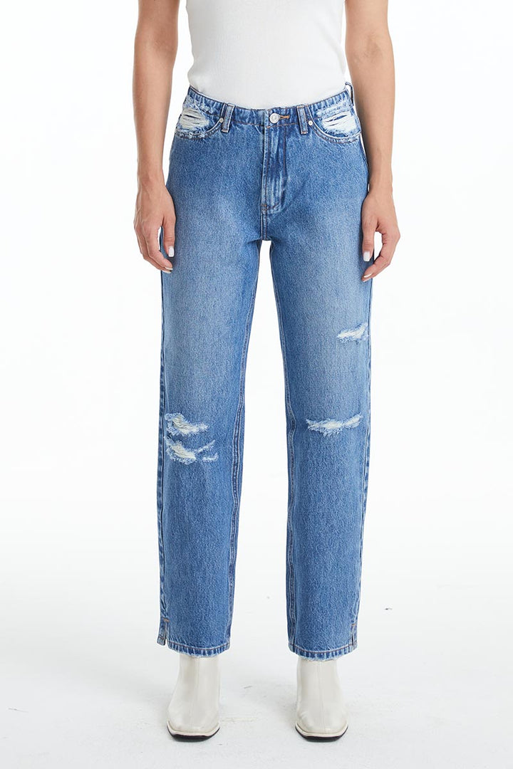 HIGH RISE DISTRESSED MOM JEANS WITH SLIT